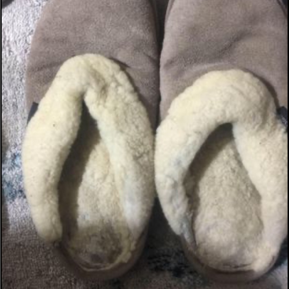 Women beautiful slippers size medium